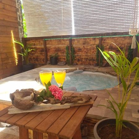 Kami Lodge F3 Jacuzzi Riviere-Salee Esterno foto